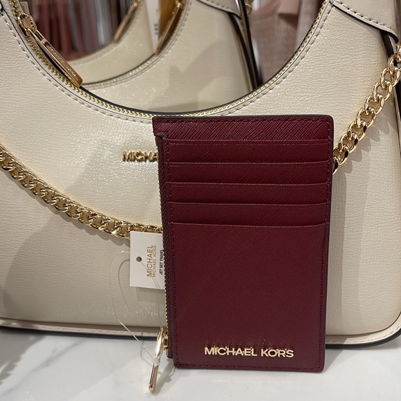 MICHAEL KORS
Jet Set Travel Medium Top Zip Leather Card Case Wallet
Dark Cherry - Picture 6 of 16